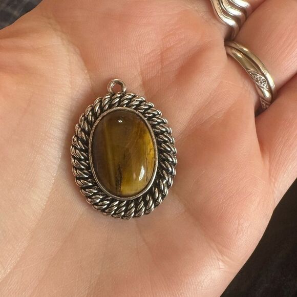 Avon Tigers Eye Stone Pendant - Picture 4 of 6